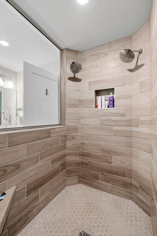 1986 Red Oak Path, Shakopee, MN 55379