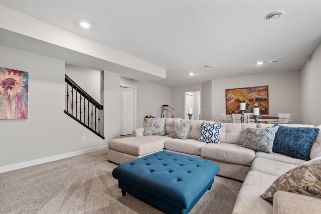 1986 Red Oak Path, Shakopee, MN 55379
