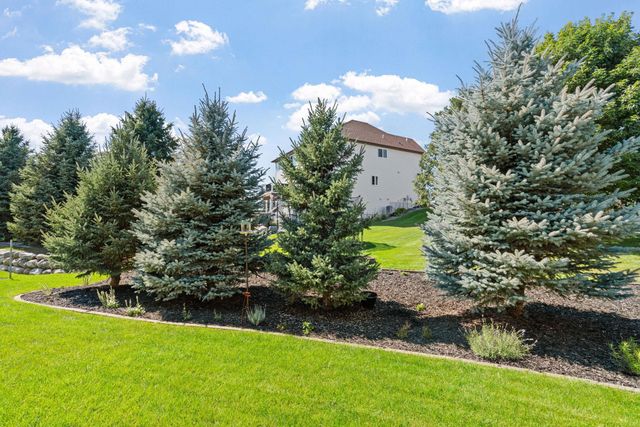 1986 Red Oak Path, Shakopee, MN 55379