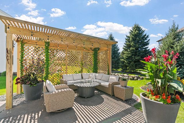 1986 Red Oak Path, Shakopee, MN 55379
