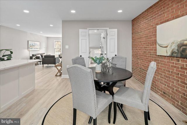 2872 SUTTON OAKS LN, Vienna, VA 22181