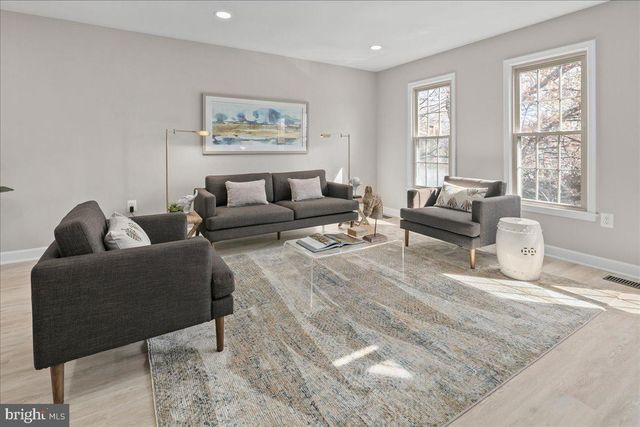 2872 SUTTON OAKS LN, Vienna, VA 22181