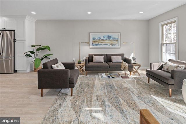 2872 SUTTON OAKS LN, Vienna, VA 22181