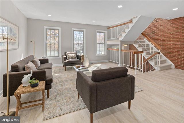 2872 SUTTON OAKS LN, Vienna, VA 22181