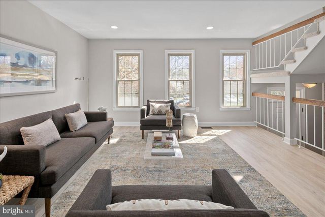 2872 SUTTON OAKS LN, Vienna, VA 22181