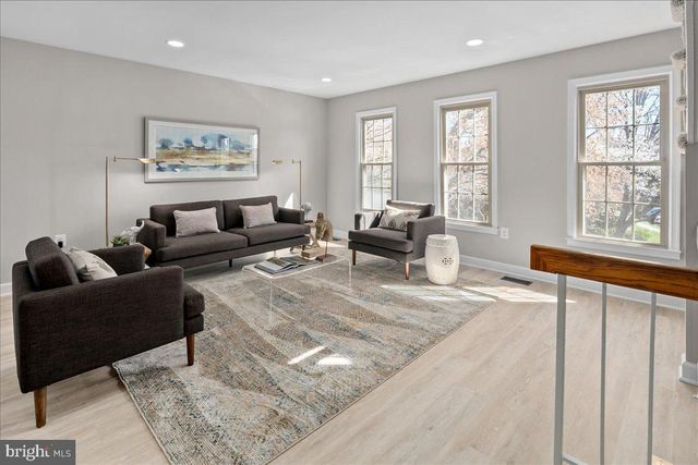 2872 SUTTON OAKS LN, Vienna, VA 22181