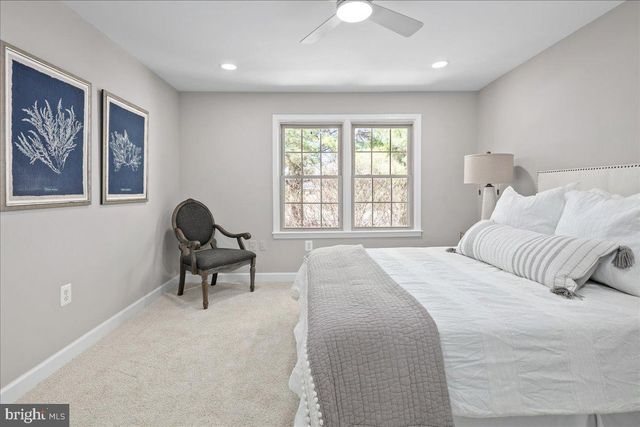 2872 SUTTON OAKS LN, Vienna, VA 22181