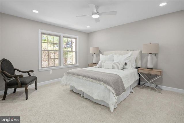 2872 SUTTON OAKS LN, Vienna, VA 22181