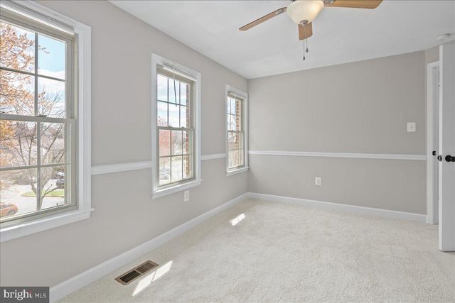 2872 SUTTON OAKS LN, Vienna, VA 22181