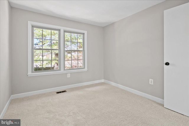 2872 SUTTON OAKS LN, Vienna, VA 22181