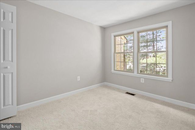 2872 SUTTON OAKS LN, Vienna, VA 22181