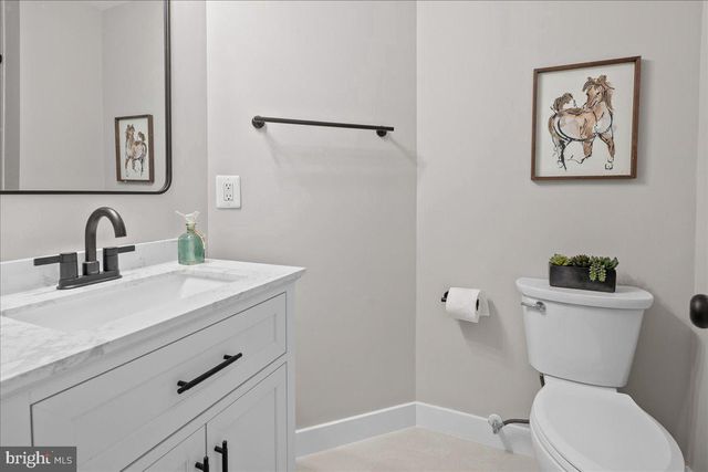 2872 SUTTON OAKS LN, Vienna, VA 22181