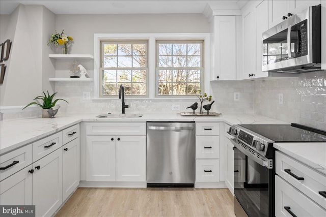 2872 SUTTON OAKS LN, Vienna, VA 22181