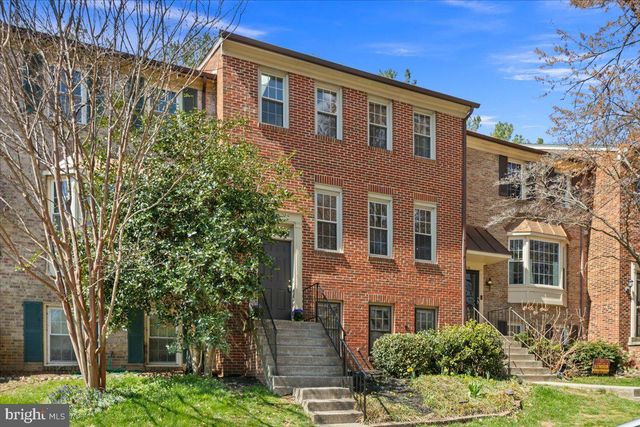 2872 SUTTON OAKS LN, Vienna, VA 22181