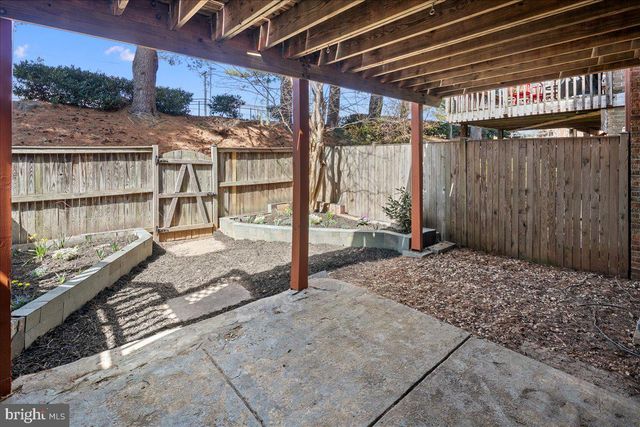 2872 SUTTON OAKS LN, Vienna, VA 22181