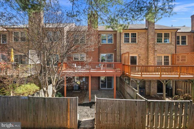 2872 SUTTON OAKS LN, Vienna, VA 22181