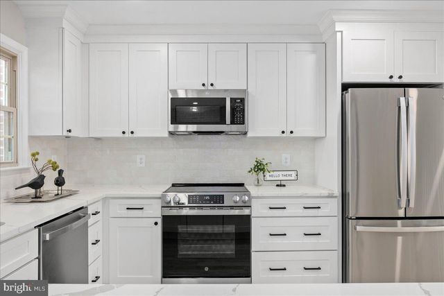 2872 SUTTON OAKS LN, Vienna, VA 22181