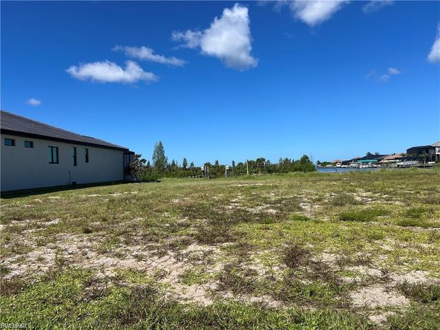 1524 NW 42nd AVE, Cape Coral, FL 33993
