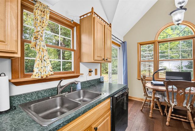 11736 E D Avenue, Richland, MI 49083