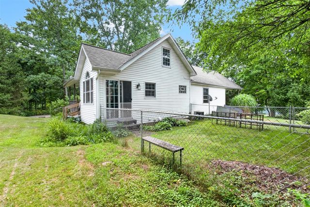 11736 E D Avenue, Richland, MI 49083