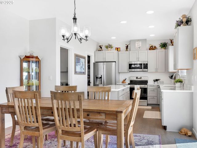 33455 BING Ln, Warrenton, OR 97146