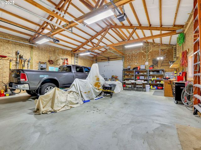 33455 BING Ln, Warrenton, OR 97146