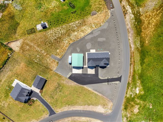 33455 BING Ln, Warrenton, OR 97146