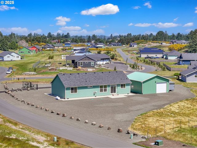 33455 BING Ln, Warrenton, OR 97146
