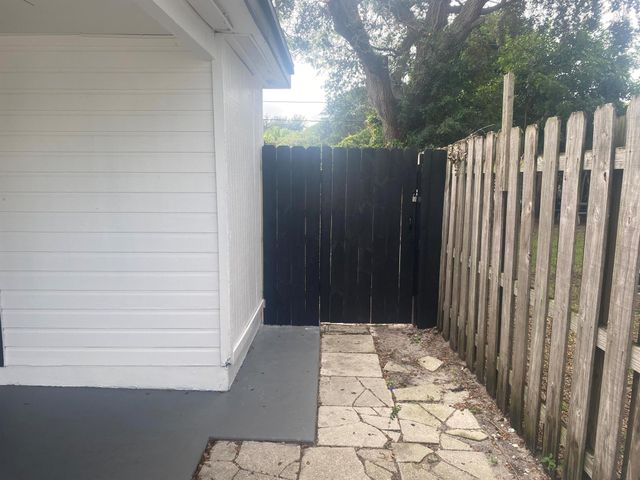 170 Loquate Tree Drive, Lake Worth, FL 33462