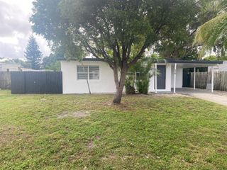 170 Loquate Tree Drive, Lake Worth, FL 33462