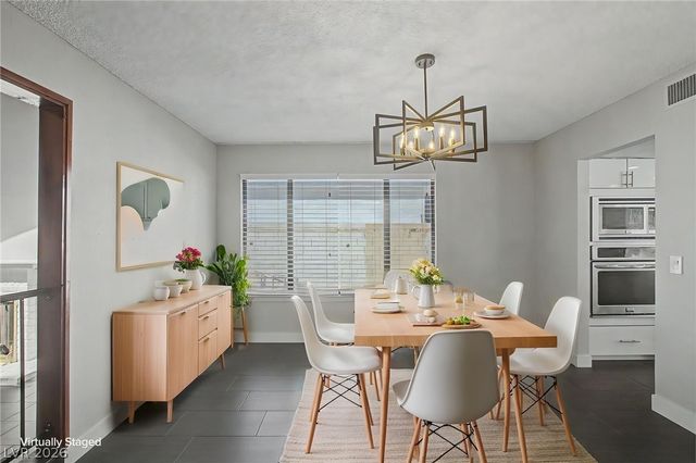 1884 Roxbury Lane, Las Vegas, NV 89119