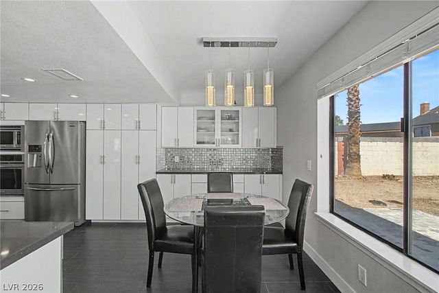 1884 Roxbury Lane, Las Vegas, NV 89119
