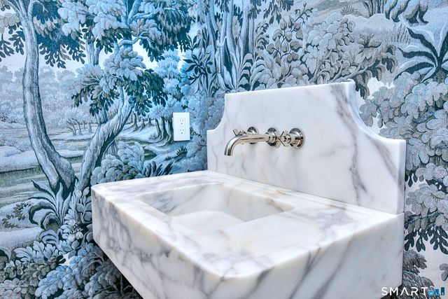 10 Mary Jane Lane, Westport, CT 06880