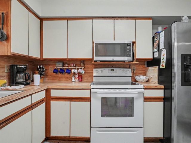 450 SANDESTIN DRIVE, Winter Haven, FL 33884