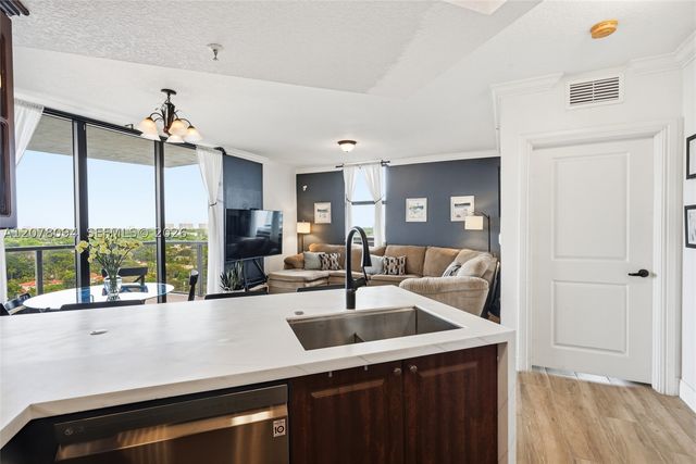 2301 SW 27th Ave 1001, Miami, FL 33145
