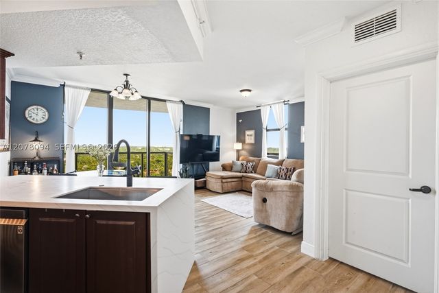 2301 SW 27th Ave 1001, Miami, FL 33145