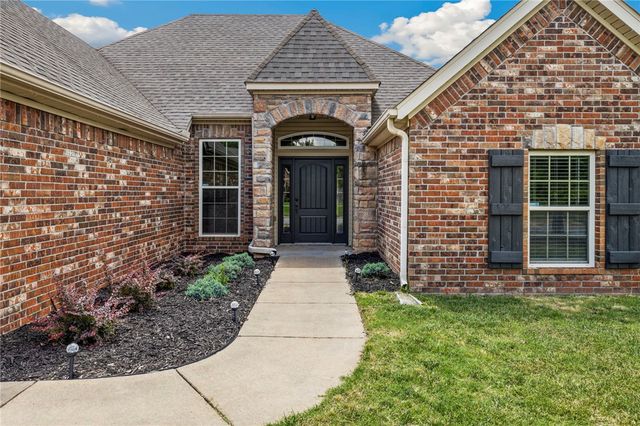 1495 N Corsica, Fayetteville, AR 72704