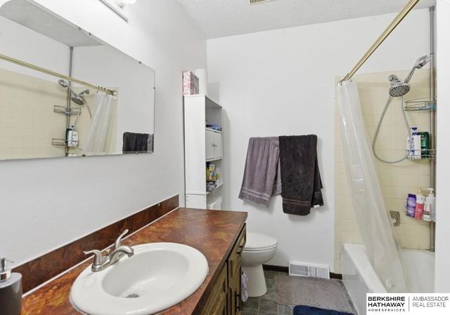 12910 Courtney Drive, Bellevue, NE 68123