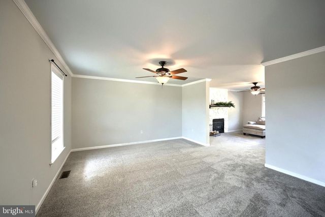 530 SILVER MAPLE CT, Mount Wolf, PA 17347