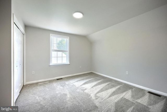 530 SILVER MAPLE CT, Mount Wolf, PA 17347