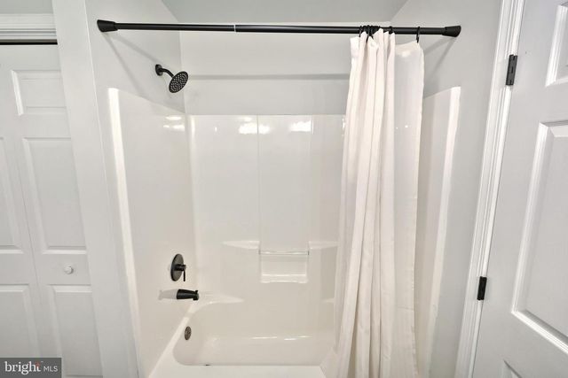 530 SILVER MAPLE CT, Mount Wolf, PA 17347