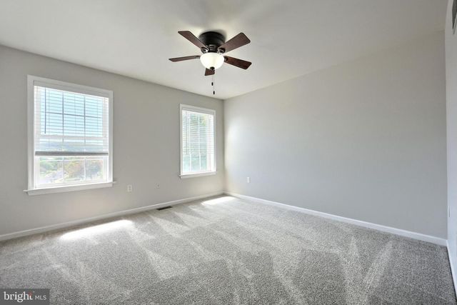 530 SILVER MAPLE CT, Mount Wolf, PA 17347