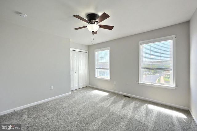 530 SILVER MAPLE CT, Mount Wolf, PA 17347