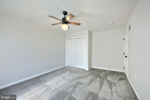 530 SILVER MAPLE CT, Mount Wolf, PA 17347