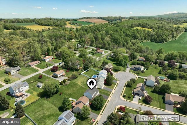530 SILVER MAPLE CT, Mount Wolf, PA 17347