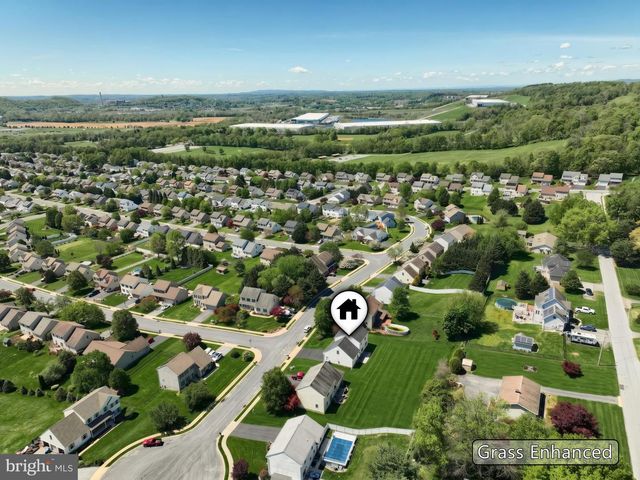 530 SILVER MAPLE CT, Mount Wolf, PA 17347