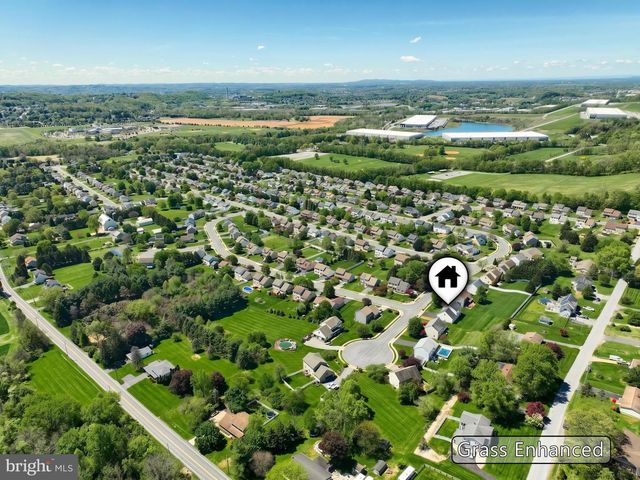 530 SILVER MAPLE CT, Mount Wolf, PA 17347