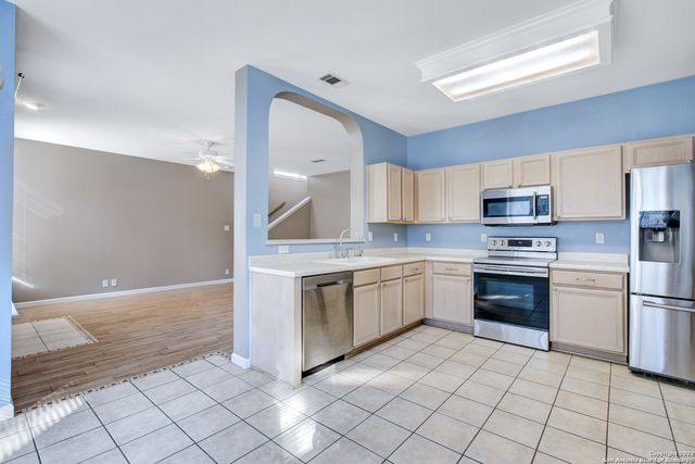 8615 Tioga, Helotes, TX 78023