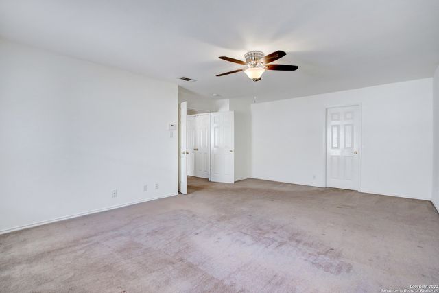 8615 Tioga, Helotes, TX 78023