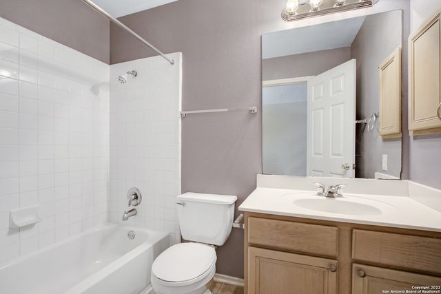 8615 Tioga, Helotes, TX 78023